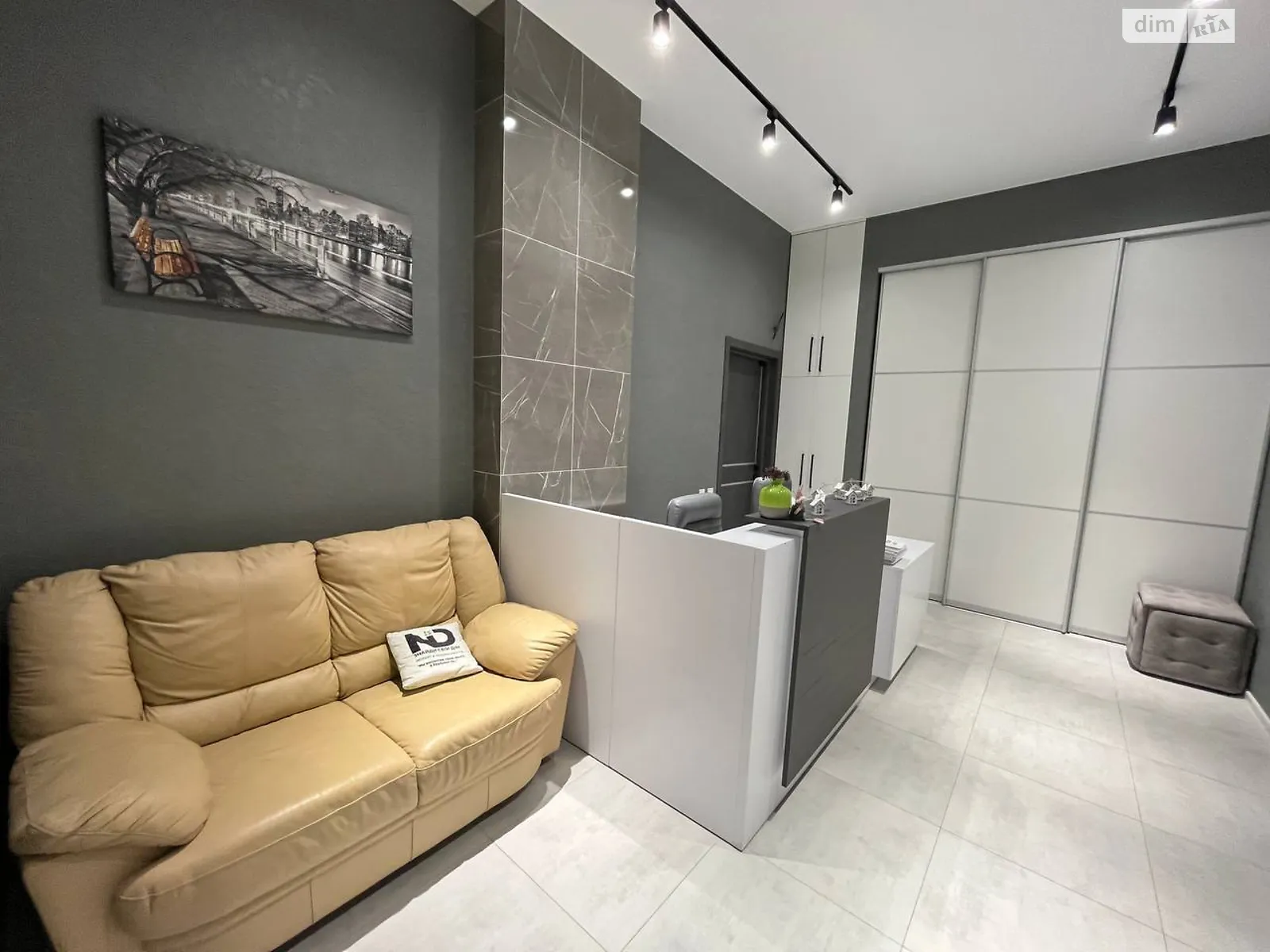 Продается офис 76 кв. м в бизнес-центре, цена: 99000 $ - фото 1