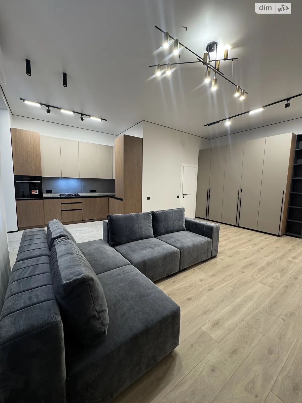 Продается 1-комнатная квартира 72 кв. м в Хмельницком, ул. Шевченко, 39 - фото 1