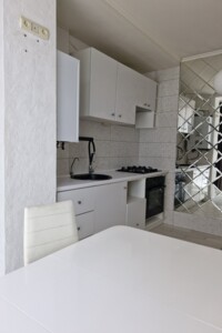 Сниму квартиру в Броварах долгосрочно