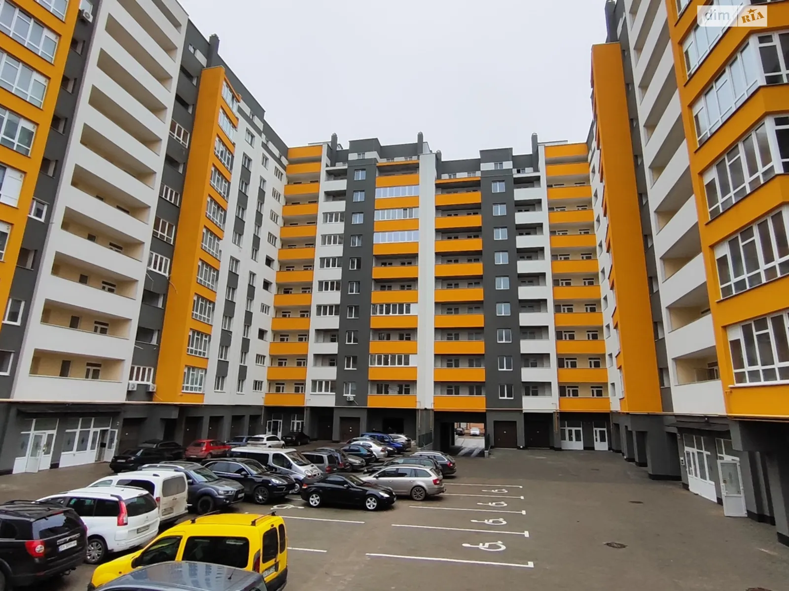 Продається 2-кімнатна квартира 74 кв. м у Хмельницькому, вул. Степана Бандери, 30А - фото 1