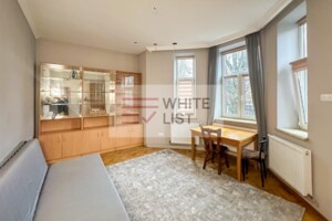 Продажа квартиры, Черновцы, р‑н. Центр, Героев-панфиловцев улица, дом 3