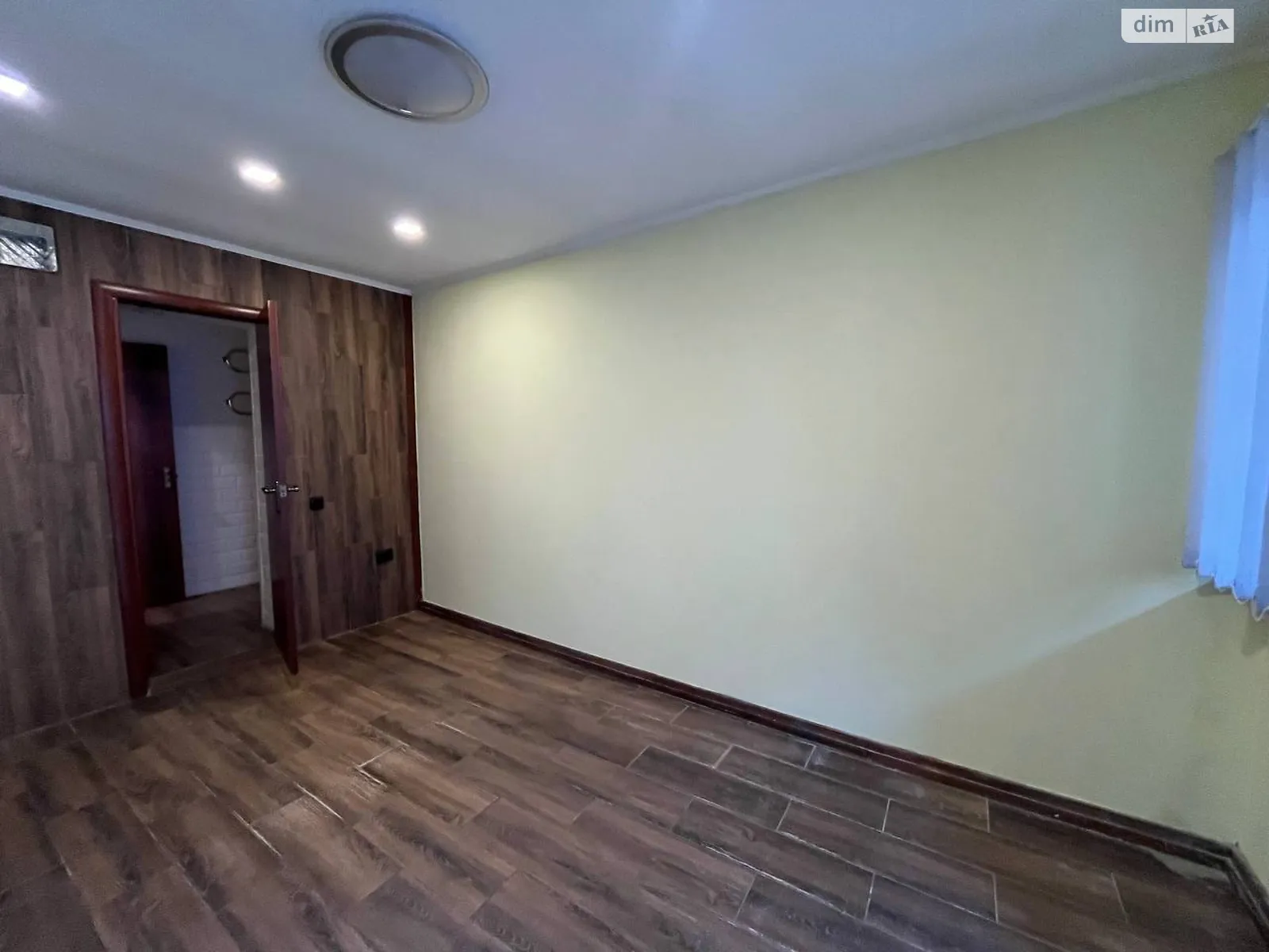 Сдается в аренду офис 11 кв. м в бизнес-центре, цена: 6000 грн - фото 1