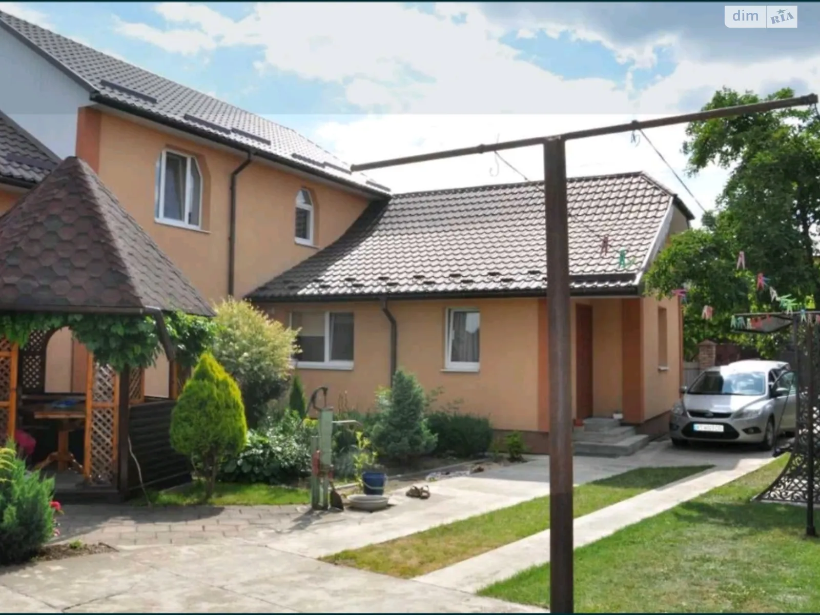 Продается дом на 2 этажа 220 кв. м с камином, цена: 250000 $ - фото 1