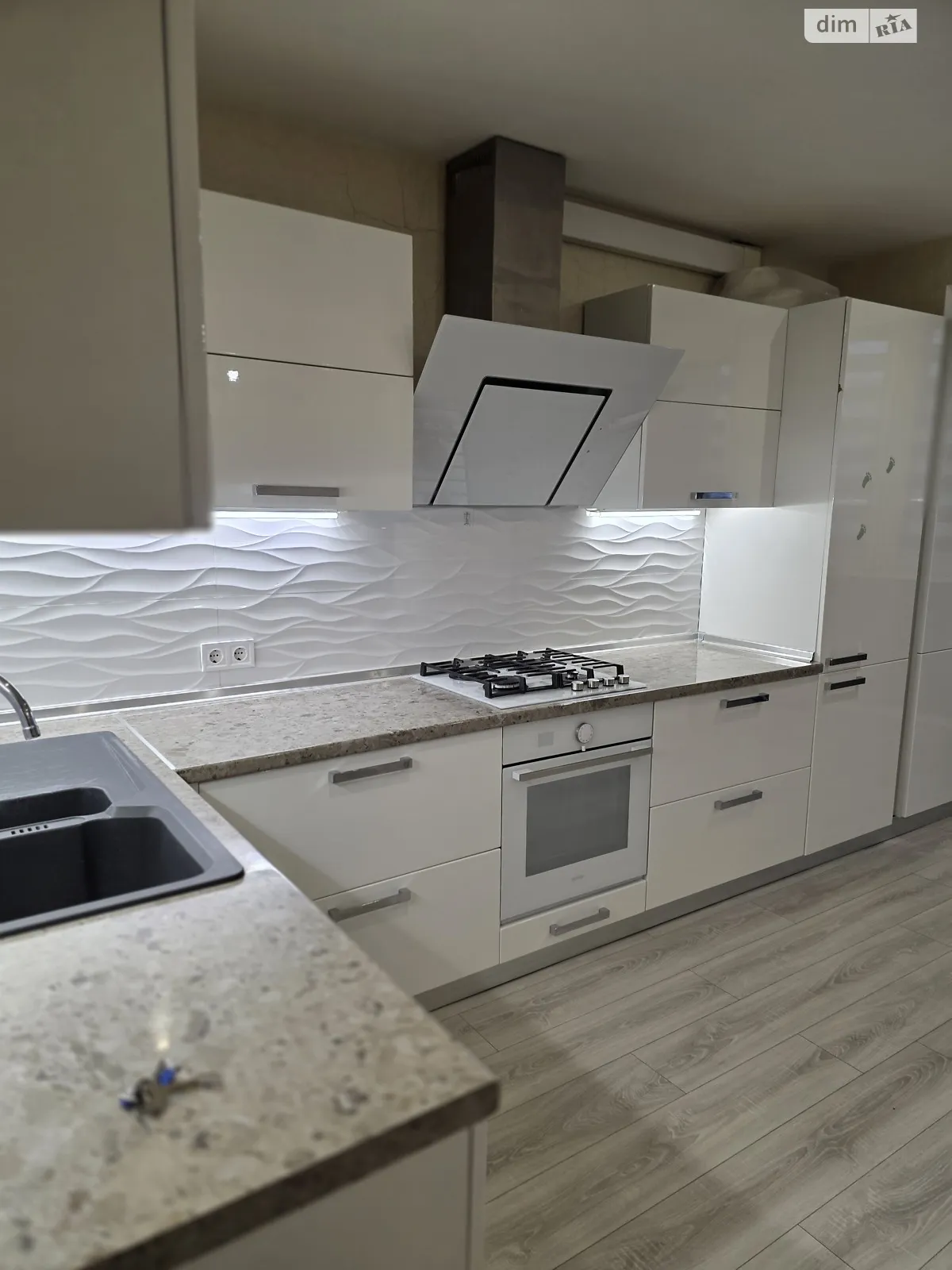 Продается 2-комнатная квартира 70 кв. м в Хмельницком, ул. Шевченко, 11 - фото 1