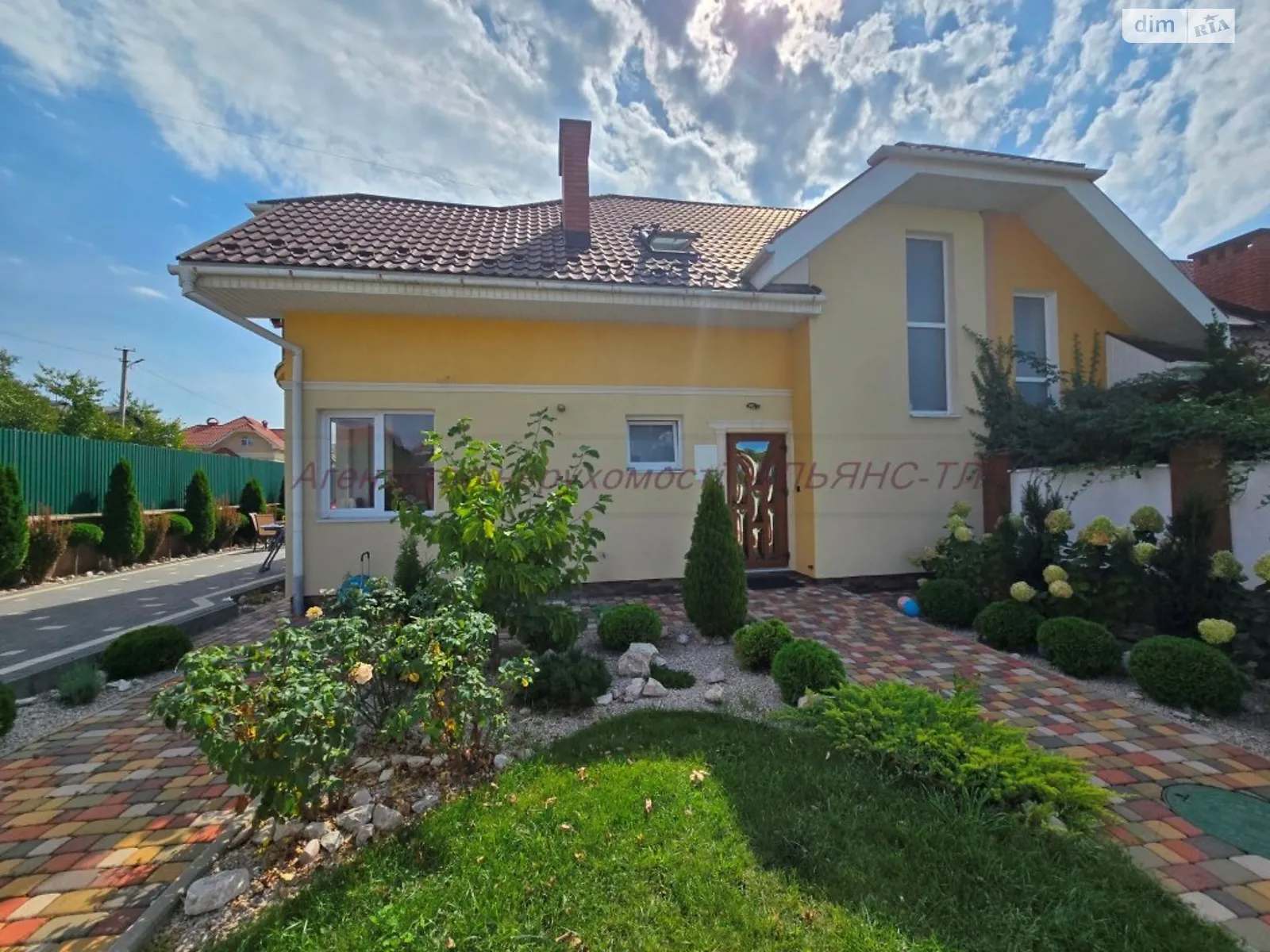 Продается дом на 2 этажа 151.3 кв. м с подвалом, цена: 225000 $ - фото 1