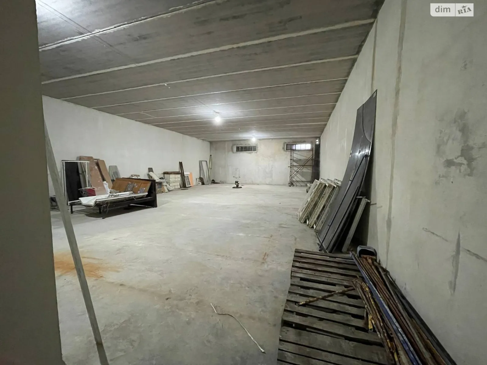 Сдается в аренду объект сферы услуг 250 кв. м в 1-этажном здании, цена: 37500 грн - фото 1