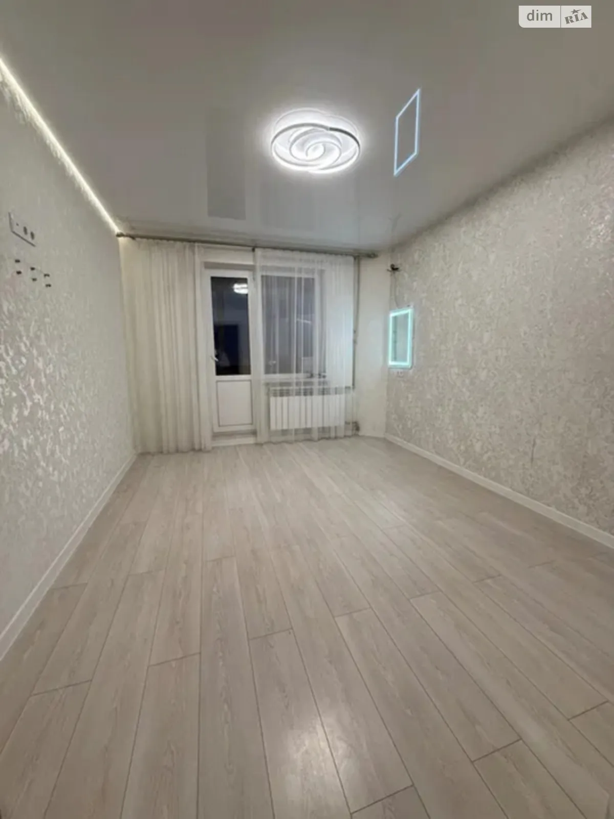 Продається 3-кімнатна квартира 67.2 кв. м у Полтаві, вул. Огнівська - фото 1