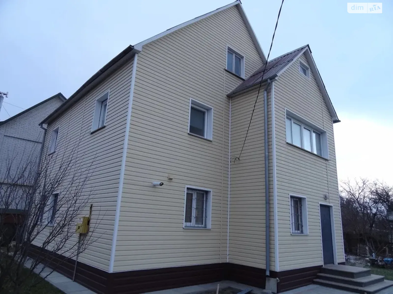 Продается дом на 2 этажа 120 кв. м с подвалом, цена: 169000 $ - фото 1