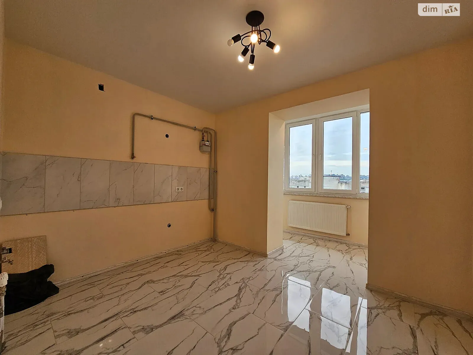 Продается 1-комнатная квартира 43 кв. м в Ивано-Франковске, ул. Пасечная - фото 1