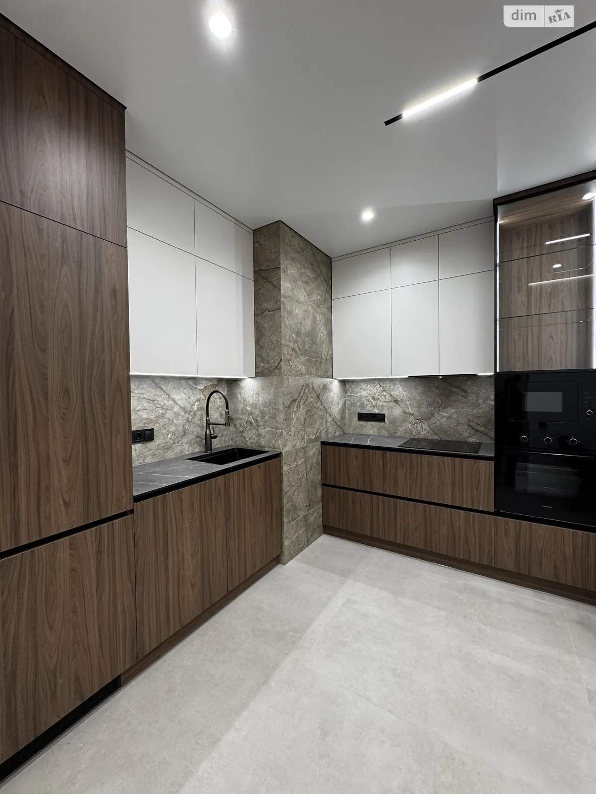 Сдается в аренду 1-комнатная квартира 45 кв. м в Одессе, ул. Краснова, 3 корпус 65 - фото 1