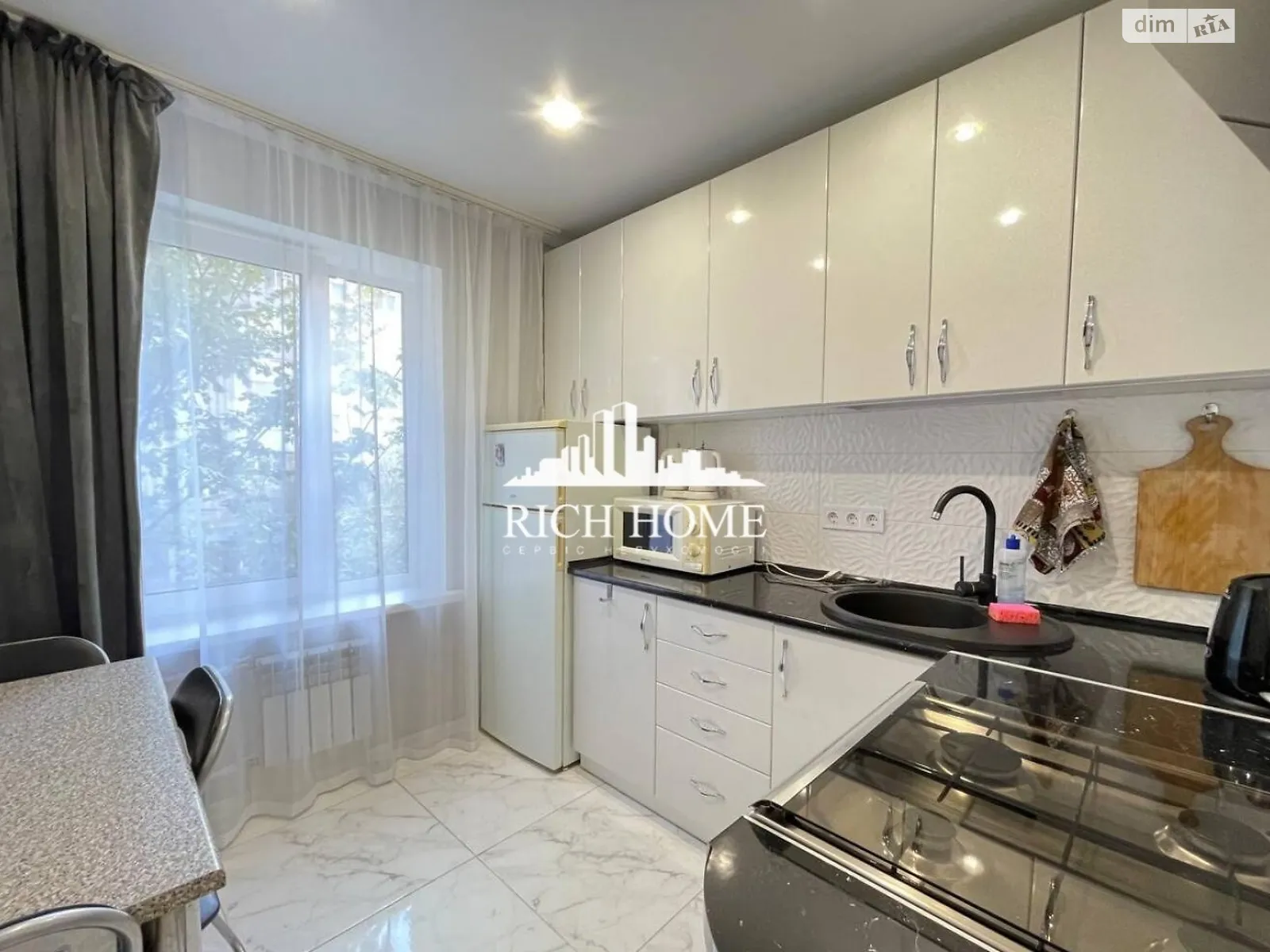 Продається 1-кімнатна квартира 34 кв. м у Києві, вул. Захарівська, 3 - фото 1