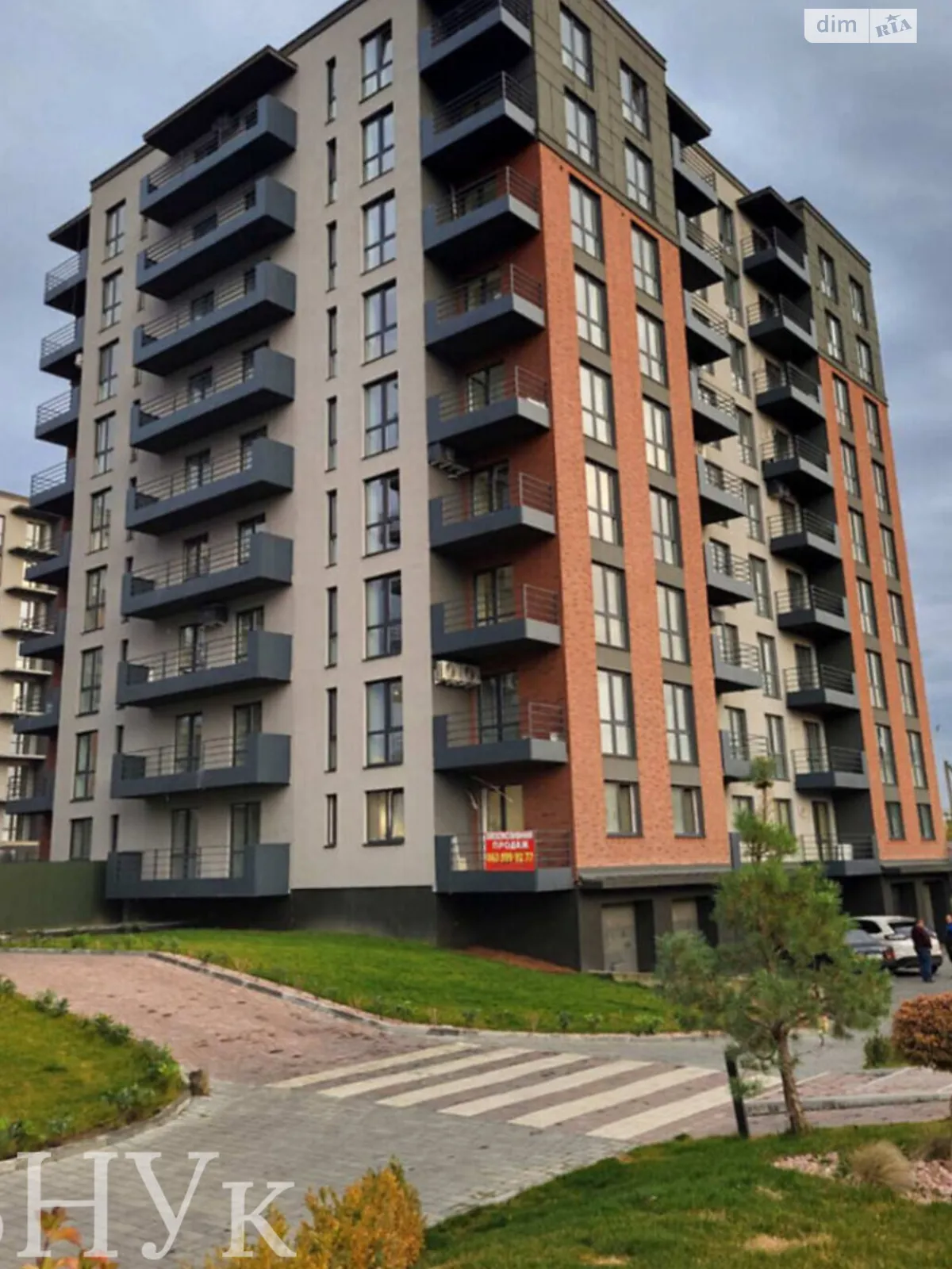 Продается 2-комнатная квартира 59 кв. м в Ужгороде, ул. Тлехаса - фото 1