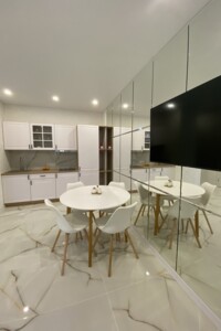 Сниму квартиру в Раздельной посуточно