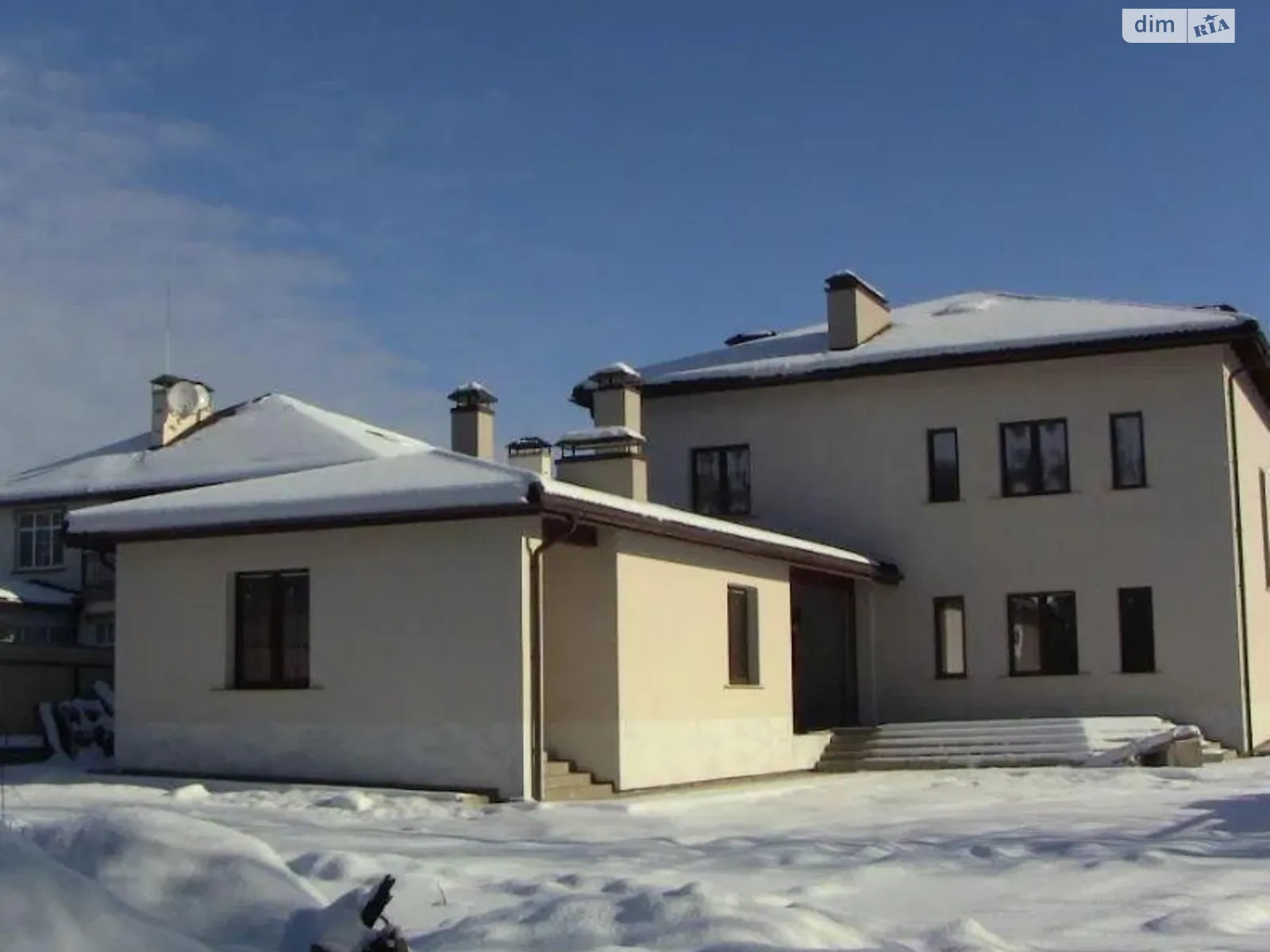 Продается дом на 2 этажа 392 кв. м с верандой, цена: 470000 $ - фото 1