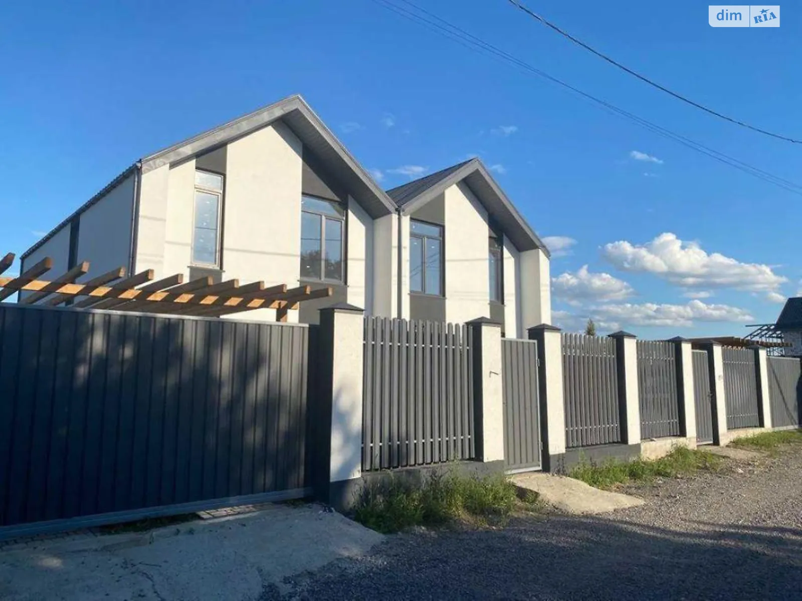 Продается дом на 2 этажа 115 кв. м с бассейном, цена: 85000 $ - фото 1