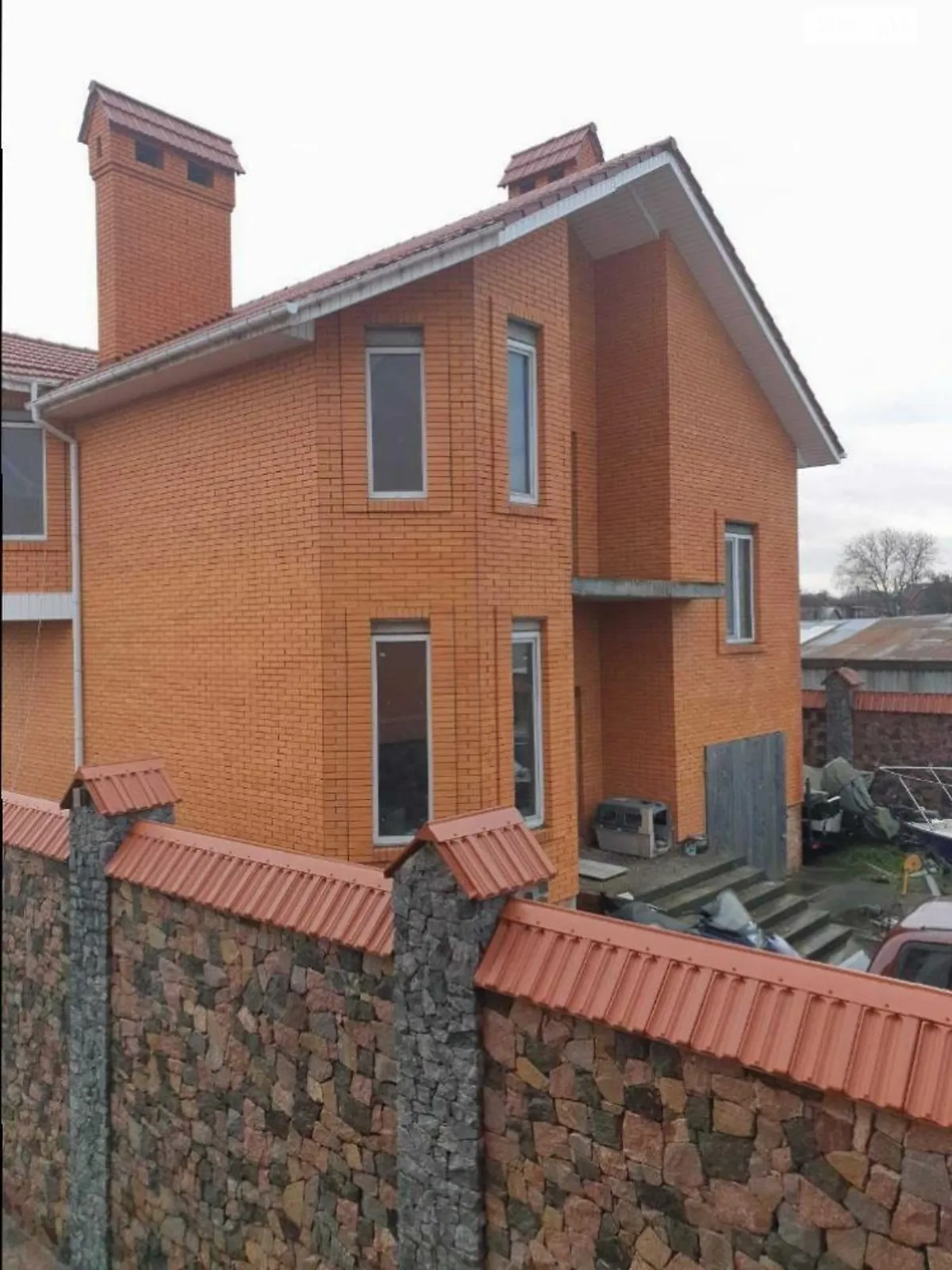 Продается дом на 4 этажа 620 кв. м с гаражом, цена: 620000 $ - фото 1