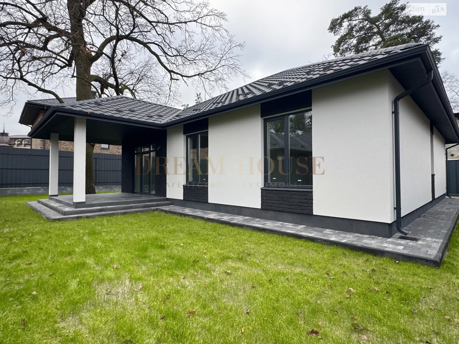 Продается одноэтажный дом 120 кв. м с баней/сауной, цена: 145000 $ - фото 1