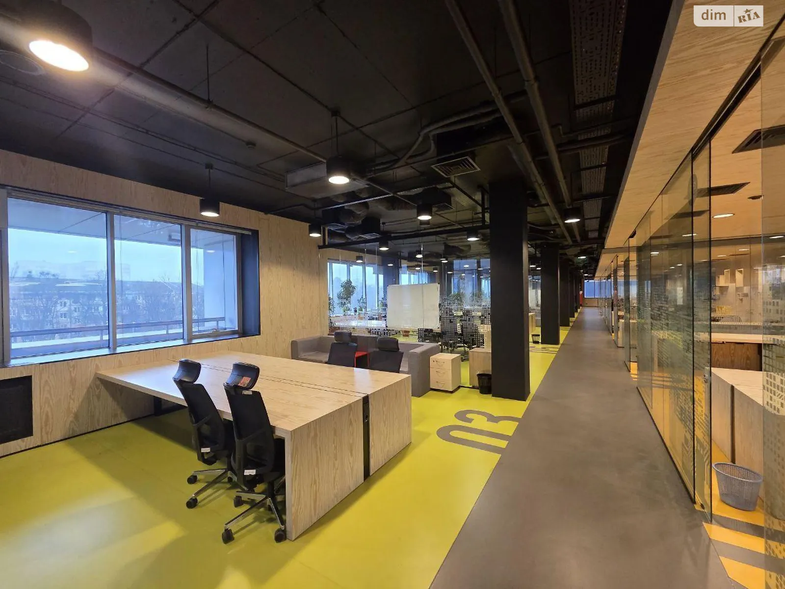 Сдается в аренду офис 1000 кв. м в бизнес-центре, цена: 12600 $ - фото 1