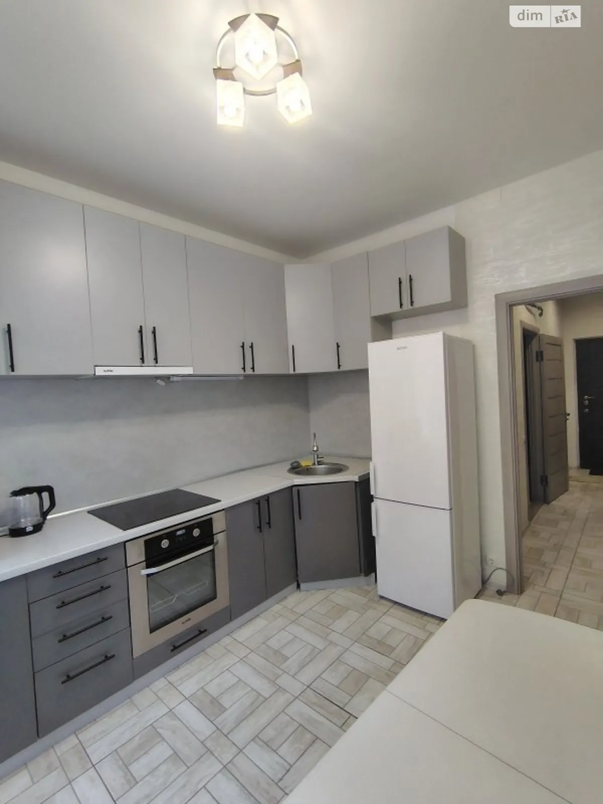 Сдается в аренду 1-комнатная квартира 42 кв. м в Одессе, ул. Жемчужная, 5 - фото 1