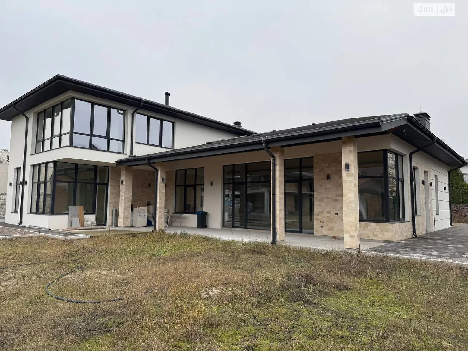 Продается дом на 2 этажа 412 кв. м с подвалом, цена: 550000 $ - фото 1