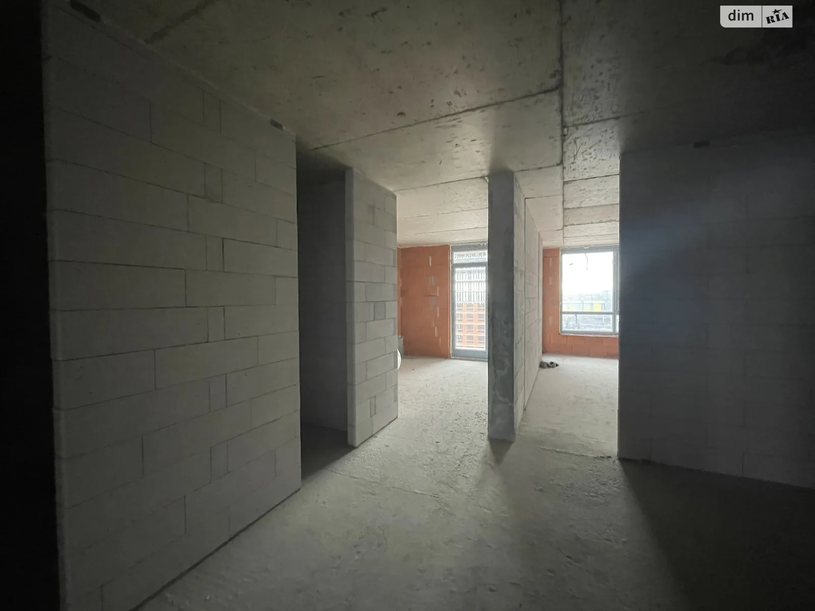 Продается 2-комнатная квартира 72 кв. м в Ивано-Франковске, ул. Независимости, 136 - фото 1