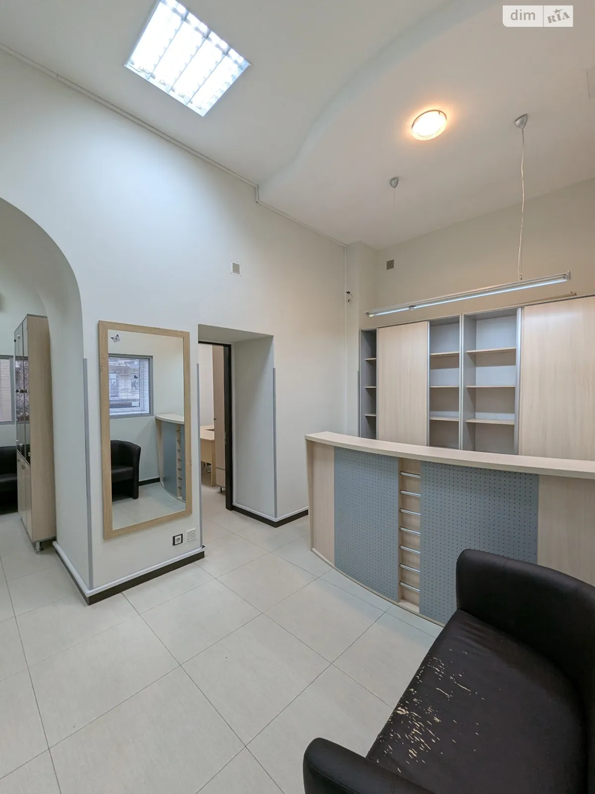 Сдается в аренду офис 98.4 кв. м в бизнес-центре, цена: 78000 грн - фото 1