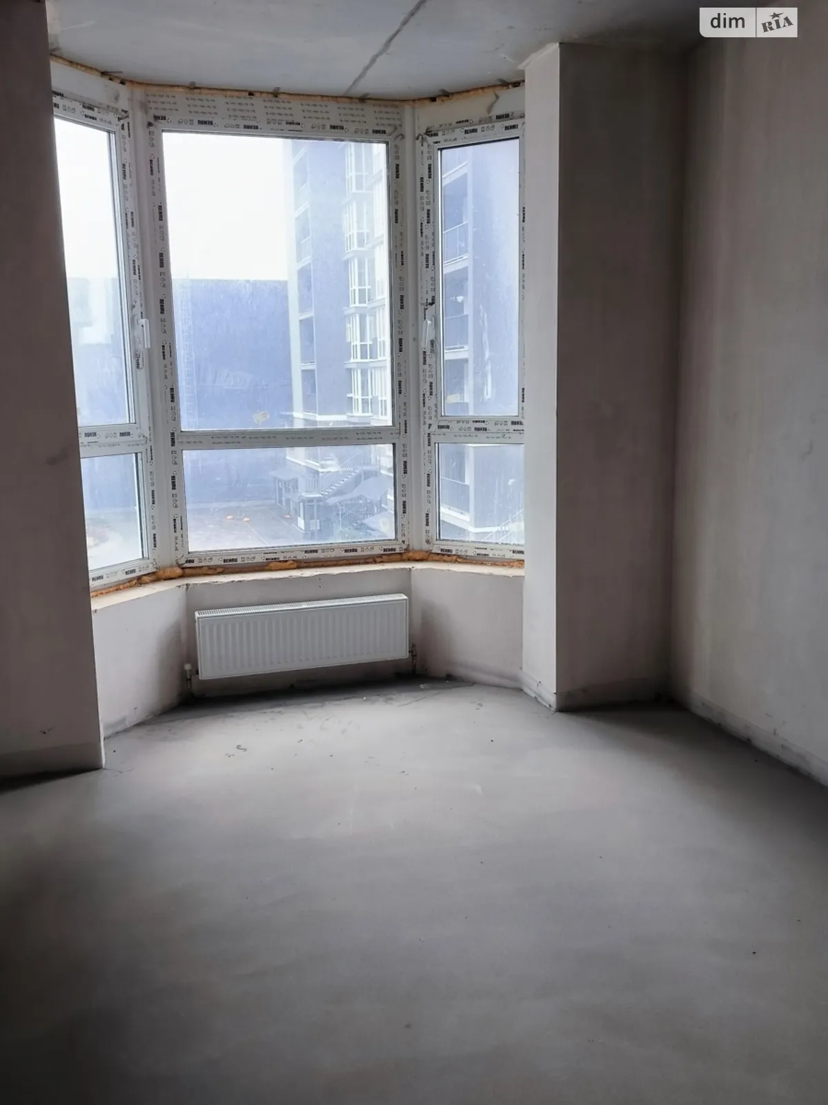 Продается 1-комнатная квартира 50.8 кв. м в Буче, бул. Леонида Бирюкова, 4 - фото 1