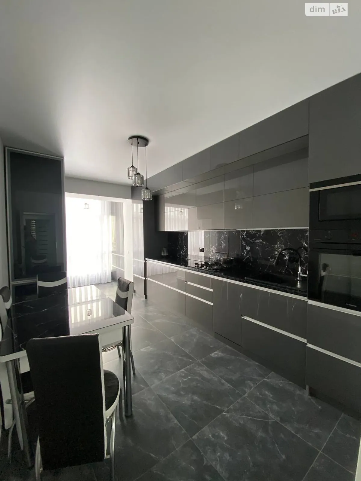 Сдается в аренду 2-комнатная квартира 68 кв. м в Ивано-Франковске - фото 1