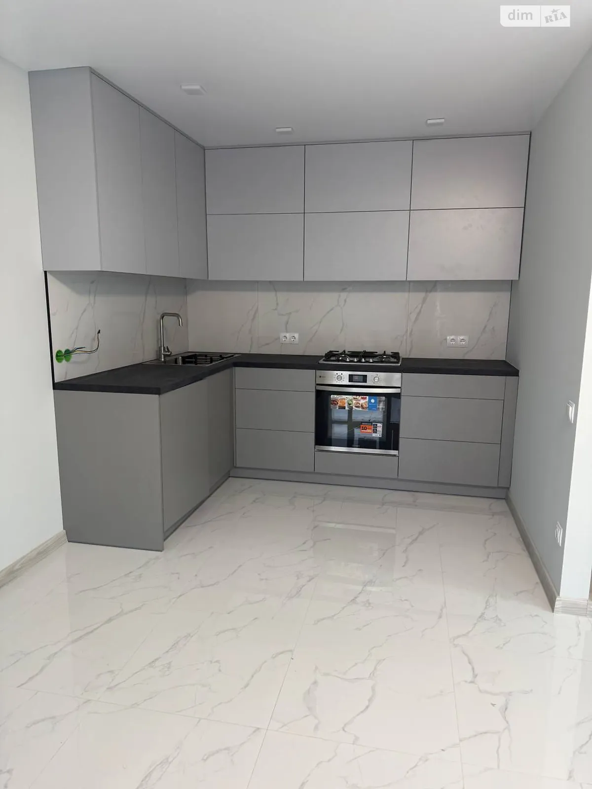 3-комнатная квартира 84 кв. м в Тернополе, ул. Вербицкого Михаила - фото 1