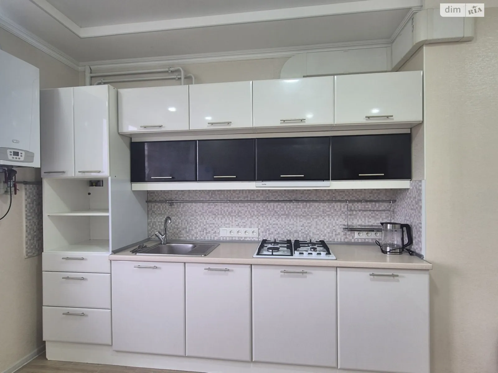 Сдается в аренду 1-комнатная квартира 50 кв. м в Одессе, ул. Новосельского, 19 - фото 1