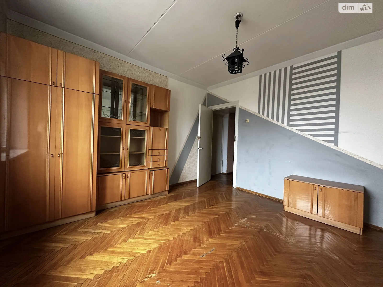 Здається в оренду 4-кімнатна квартира 100 кв. м у Рівному, просп. Миру - фото 1