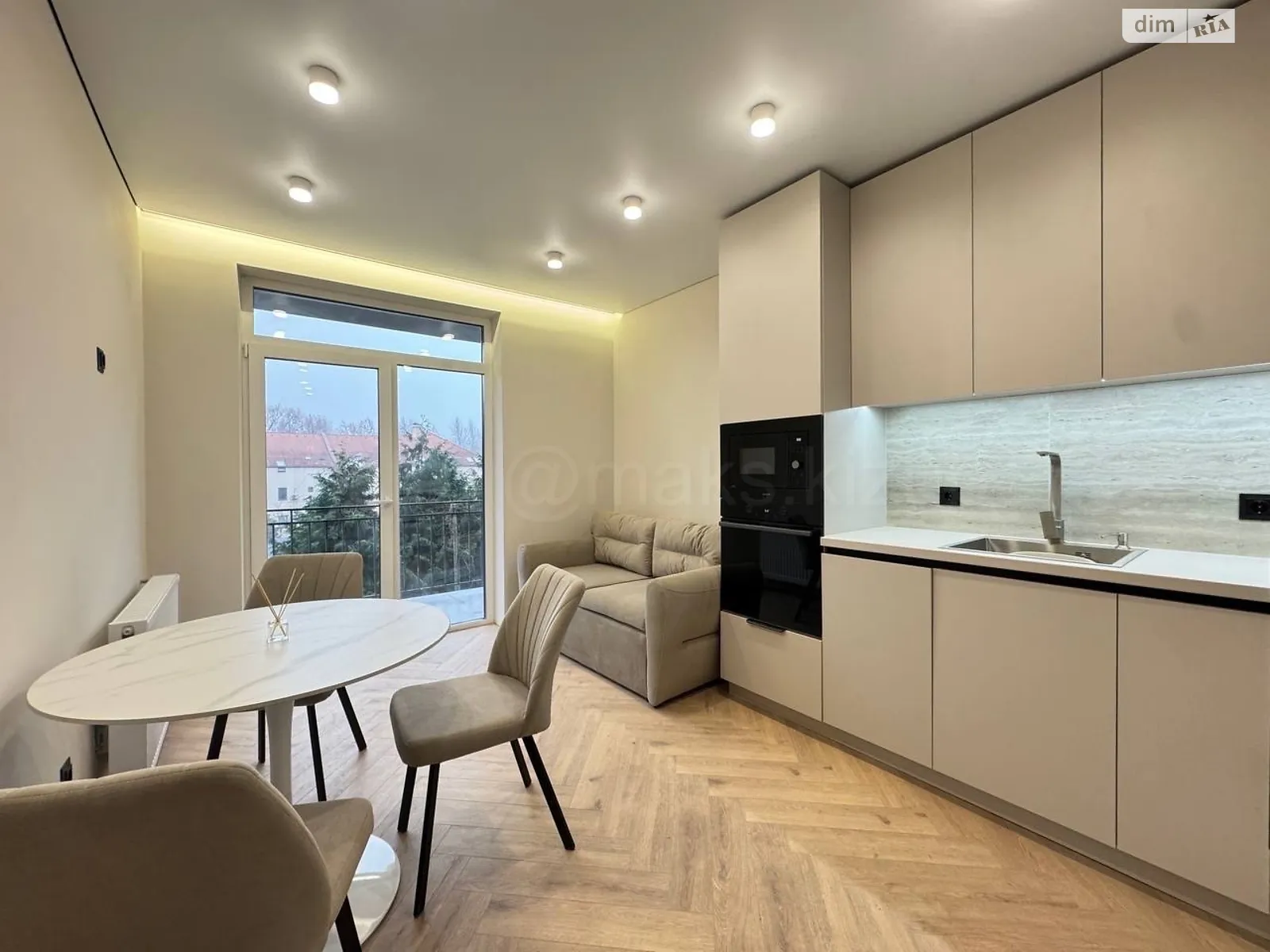 Продается 1-комнатная квартира 41.7 кв. м в Ужгороде, ул. Василия Гаджеги(Радищева), 7Г - фото 1