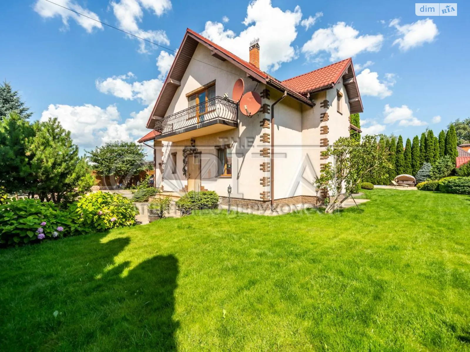 Продается дом на 2 этажа 205 кв. м с балконом, цена: 250000 $ - фото 1