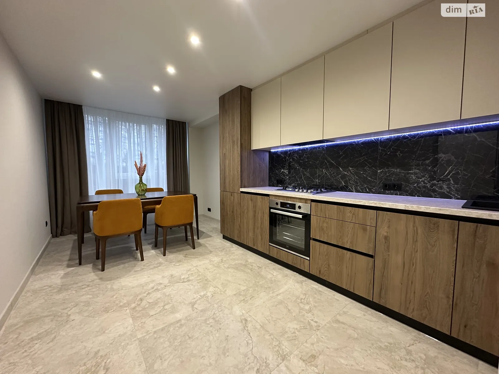 3-комнатная квартира 91 кв. м в Тернополе, ул. Черновецкая - фото 1