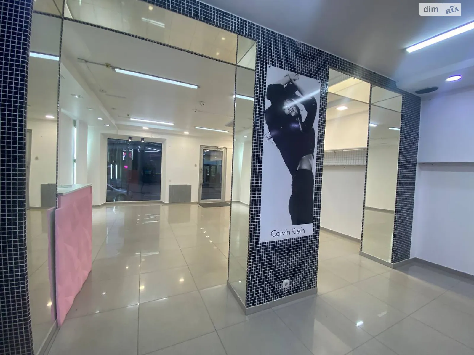 Сдается в аренду помещения свободного назначения 57 кв. м в 4-этажном здании, цена: 60000 грн - фото 1