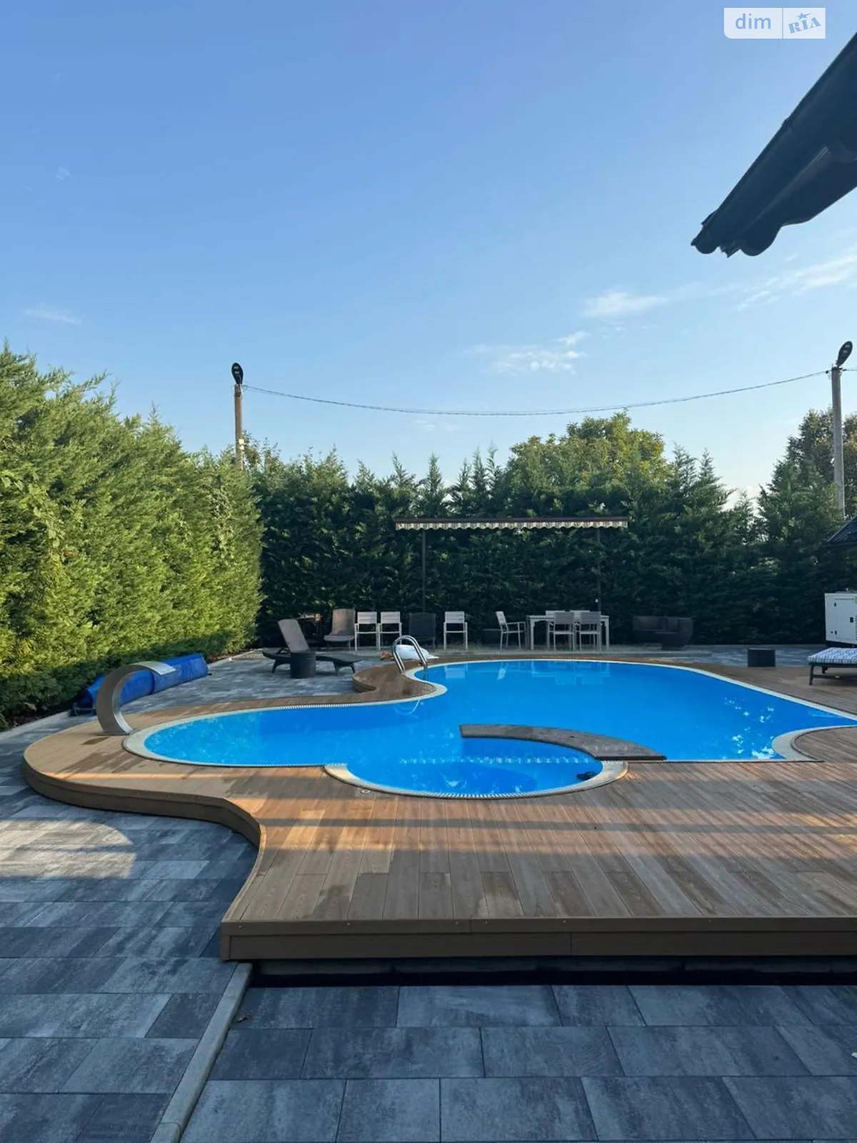 Продается дом на 3 этажа 283.2 кв. м с бассейном, цена: 430000 $ - фото 1