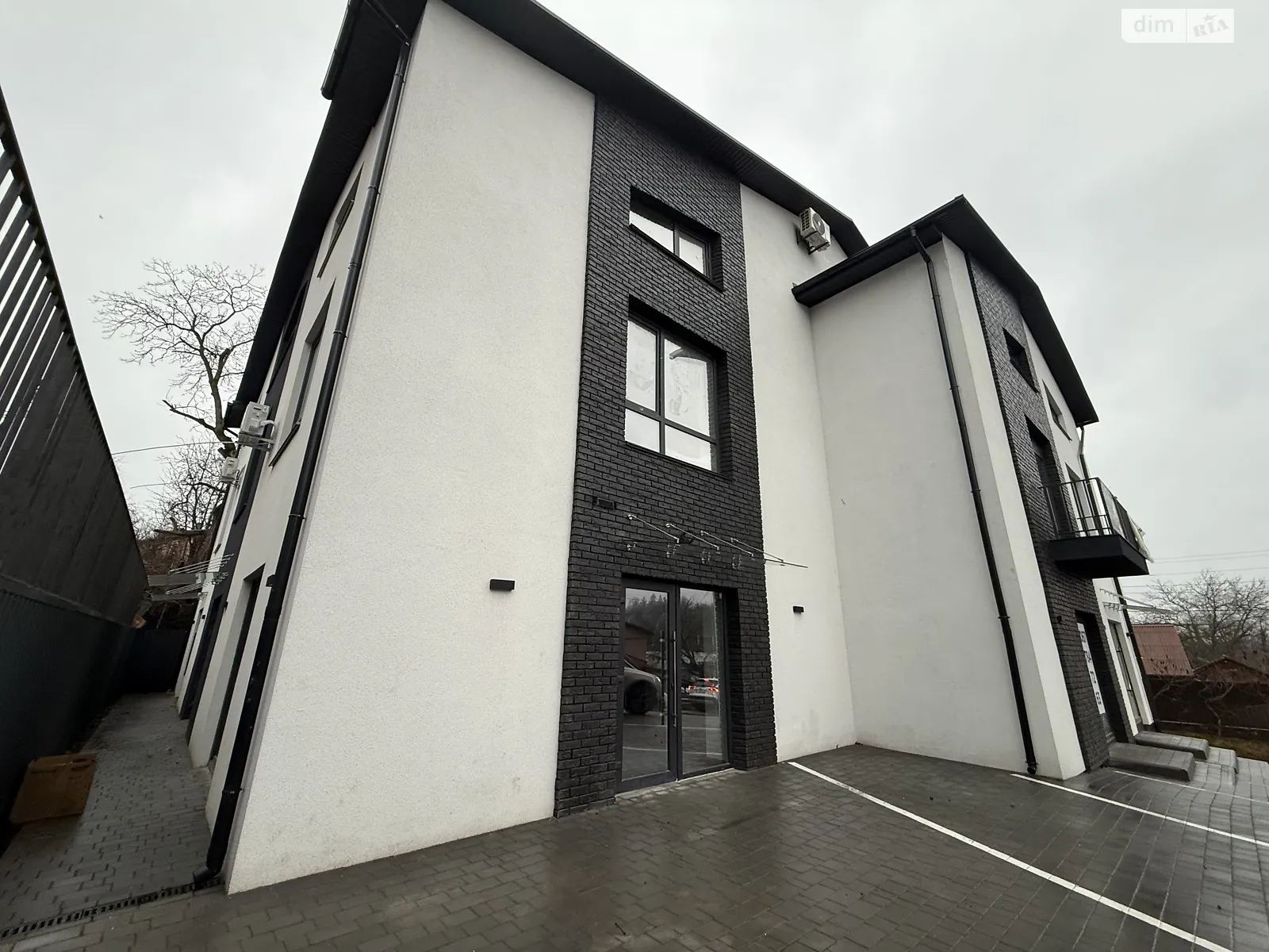 Продается помещения свободного назначения 48 кв. м в 3-этажном здании, цена: 48000 $ - фото 1