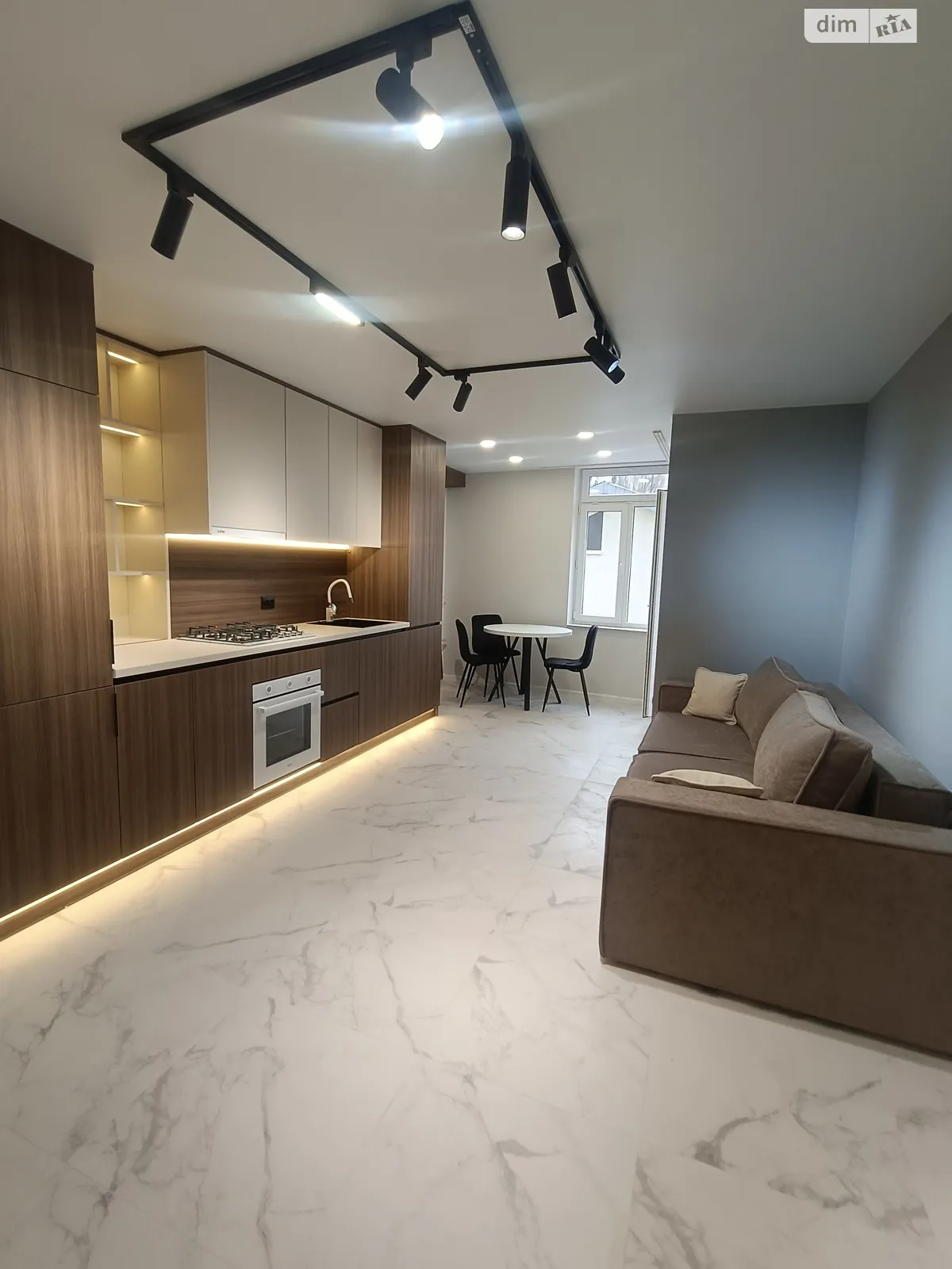 3-кімнатна квартира 89 кв. м у Тернополі, вул. Сахарова Андрія Академіка, 10 - фото 1