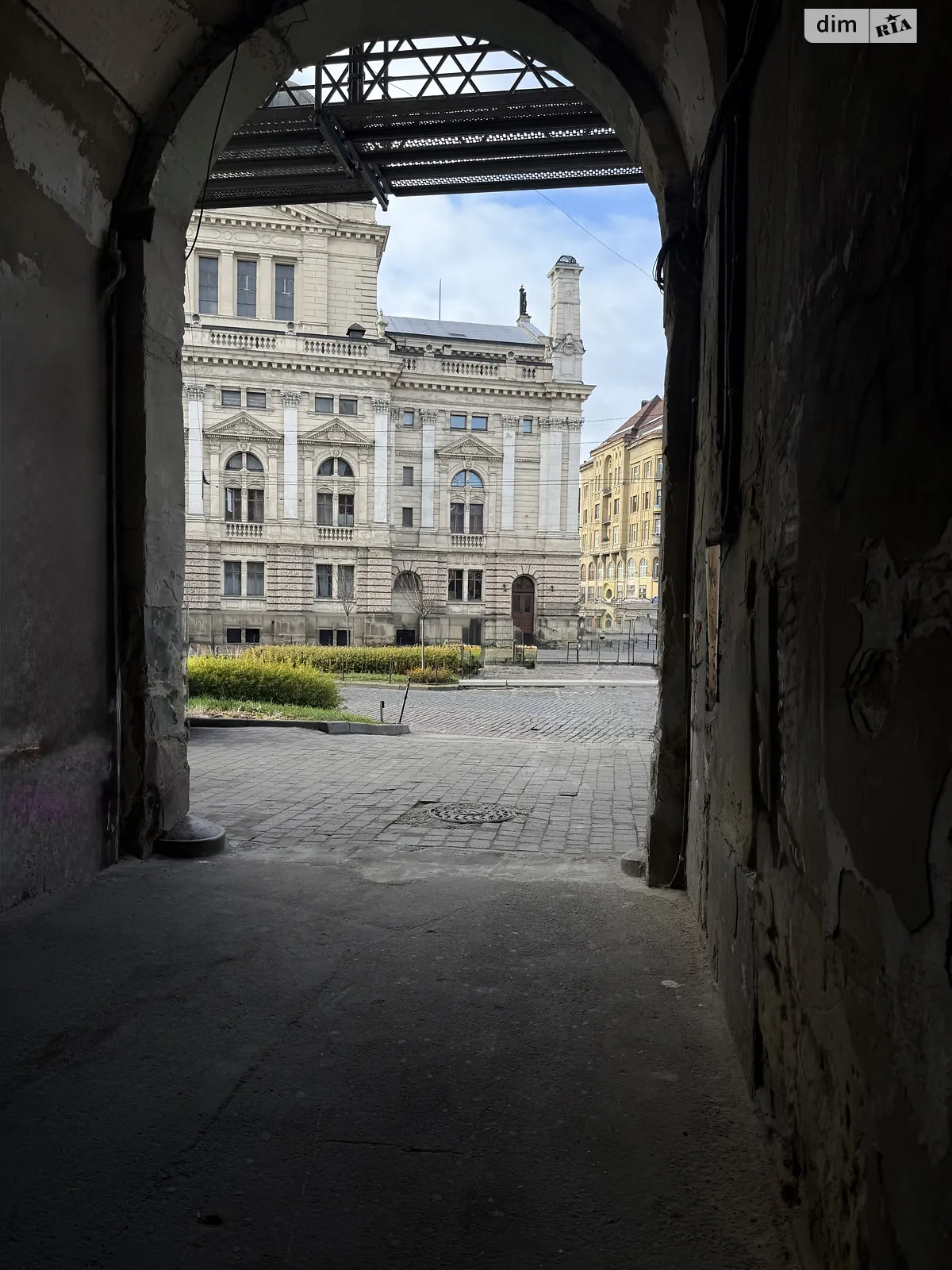 Продається 3-кімнатна квартира 125.6 кв. м у Львові, просп. Свободи, 26 - фото 1