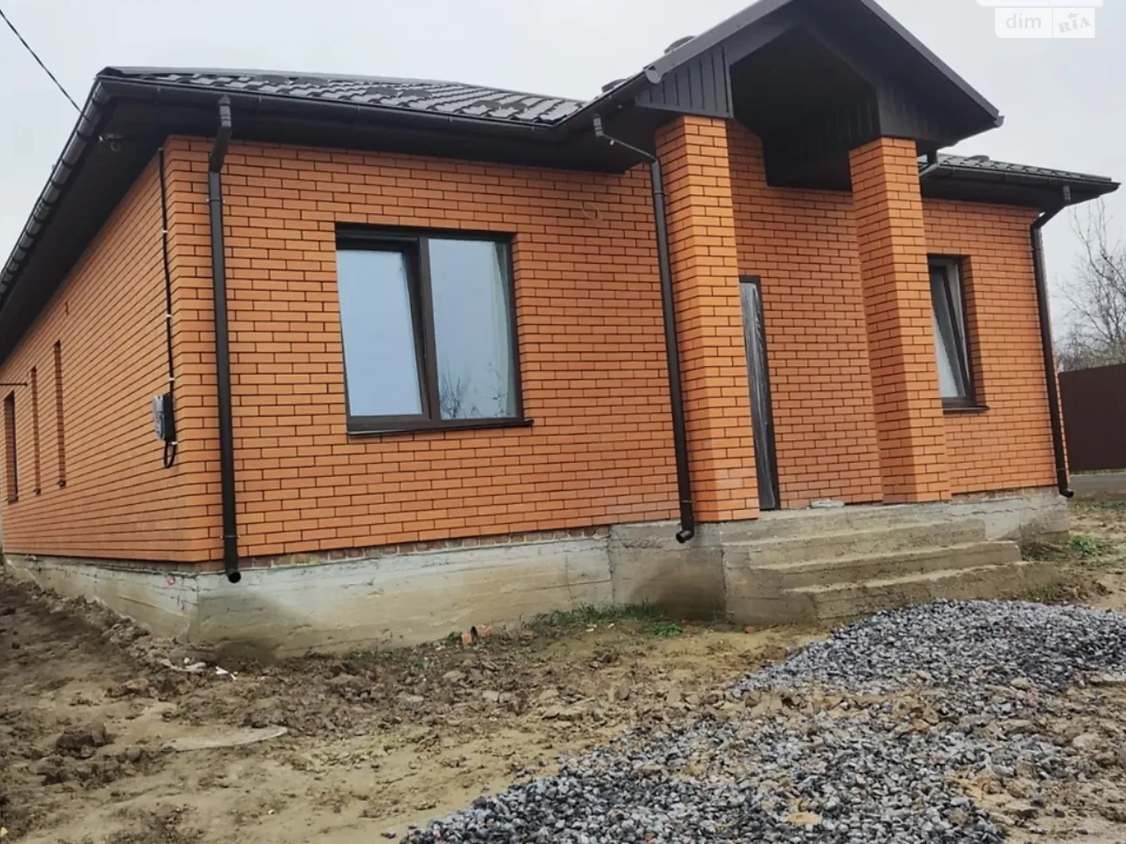 Продается одноэтажный дом 105 кв. м с гаражом, цена: 83000 $ - фото 1