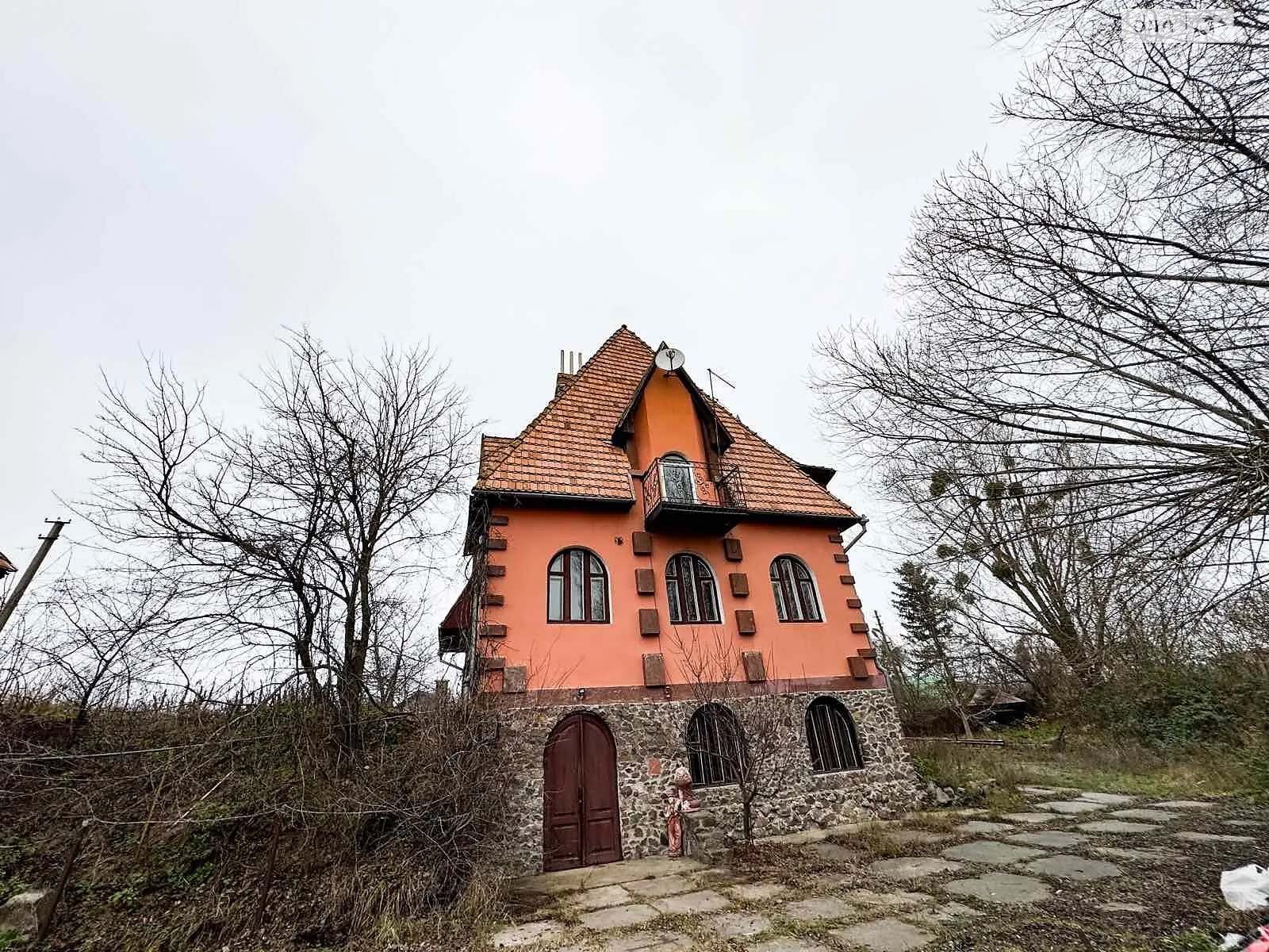 Продается дом на 3 этажа 261.4 кв. м с подвалом, цена: 129000 $ - фото 1