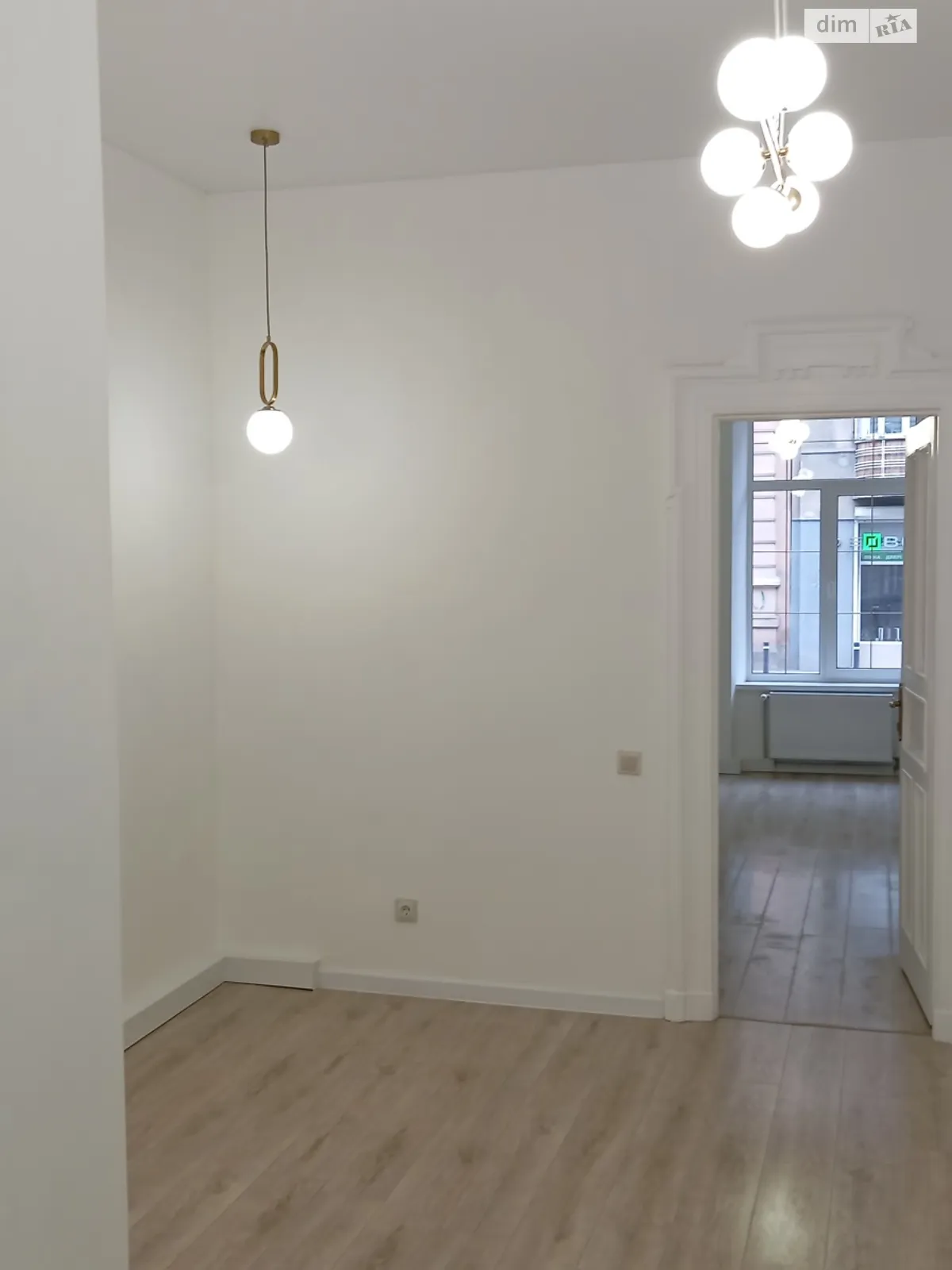 Сдается в аренду офис 38.2 кв. м в бизнес-центре, цена: 7999 грн - фото 1