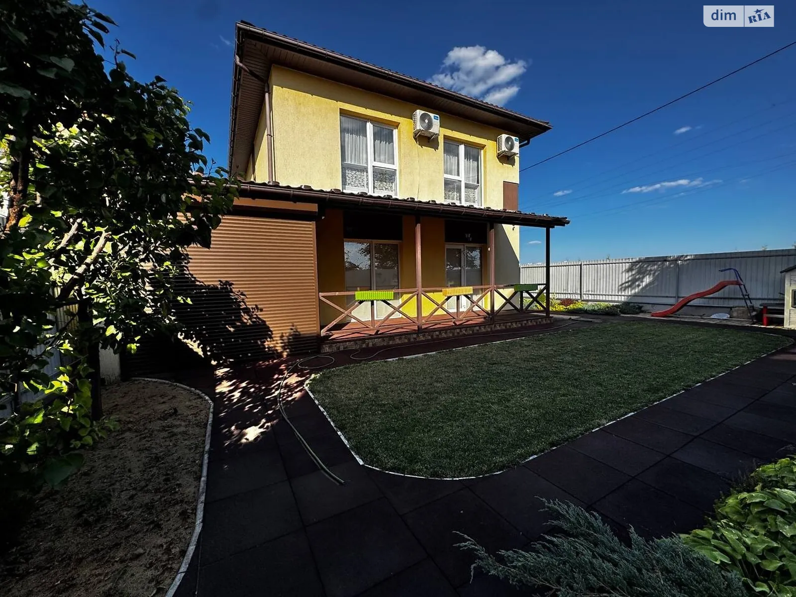 Продается дом на 2 этажа 193 кв. м с беседкой, цена: 225000 $ - фото 1