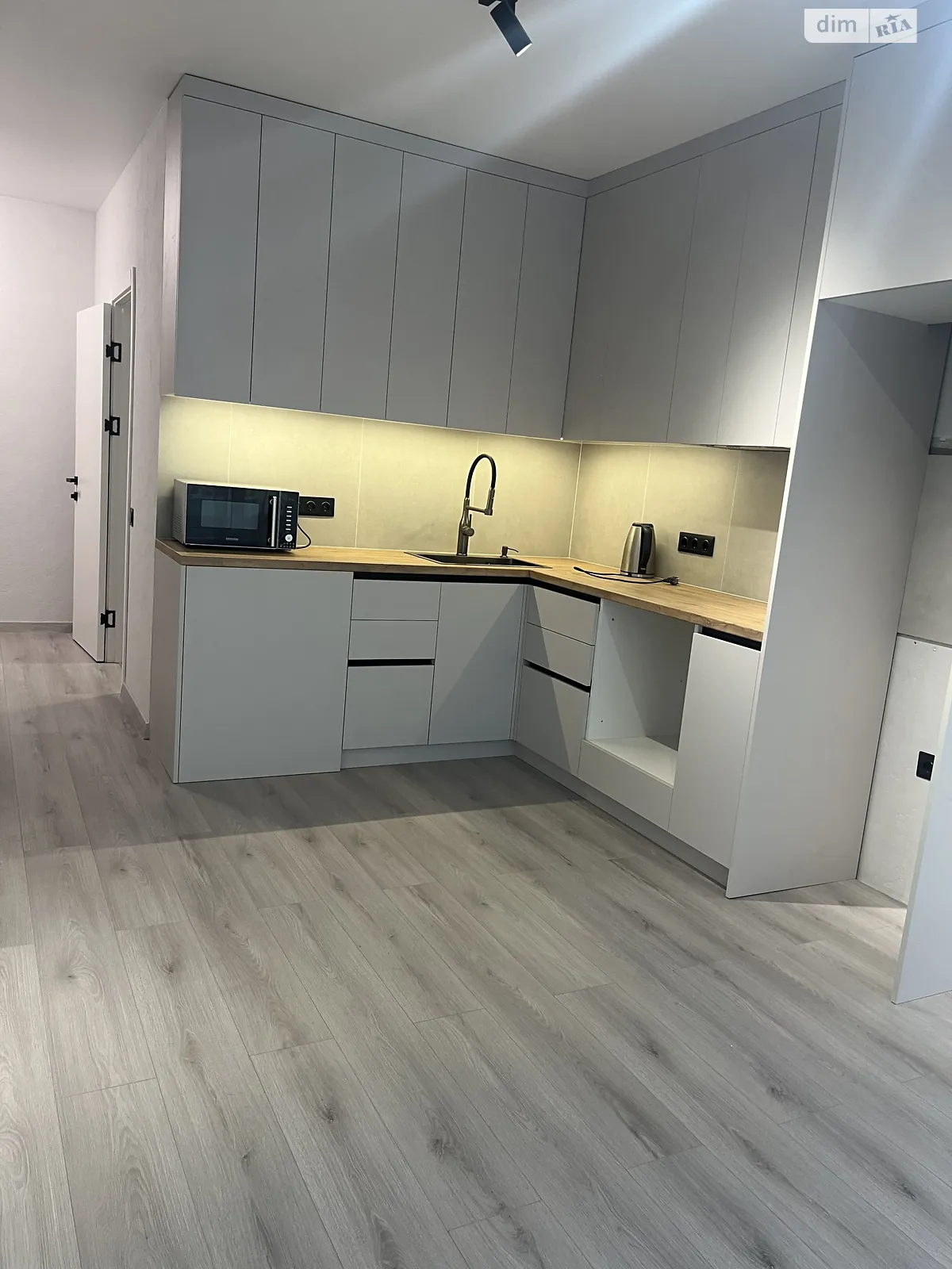 Продається 1-кімнатна квартира 41 кв. м у Ірпені, вул. Університетська(Карла Маркса), 3/11 - фото 1