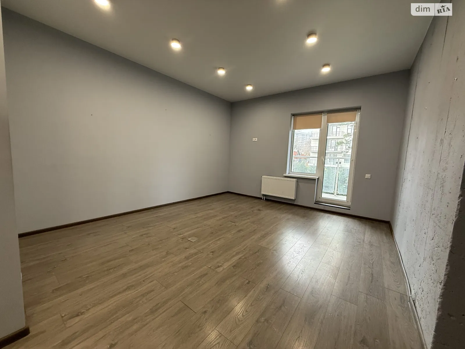 Сдается в аренду офис 52 кв. м в бизнес-центре, цена: 400 $ - фото 1