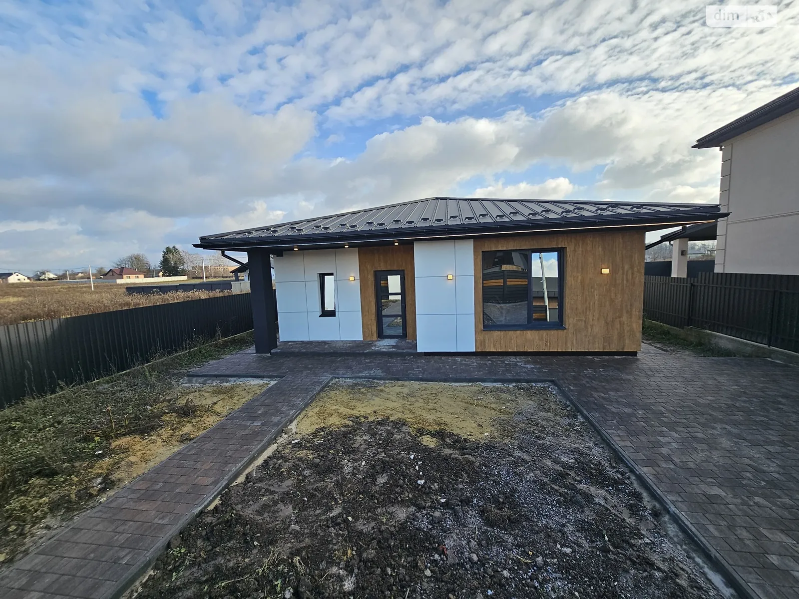 Продається одноповерховий будинок 120 кв. м з гаражем, цена: 115000 $ - фото 1