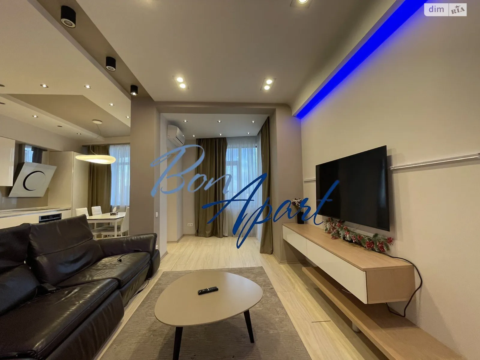 Здається в оренду 1-кімнатна квартира 67.7 кв. м у Києві, бул. Лесі Українки, 7А - фото 1