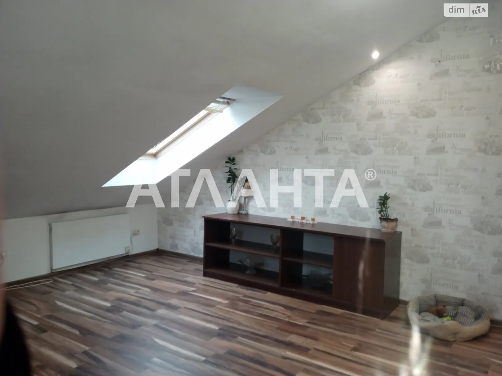 Продается 3-комнатная квартира 90 кв. м в Ужгороде, ул. Вишневая(Осипенко), 22 - фото 1