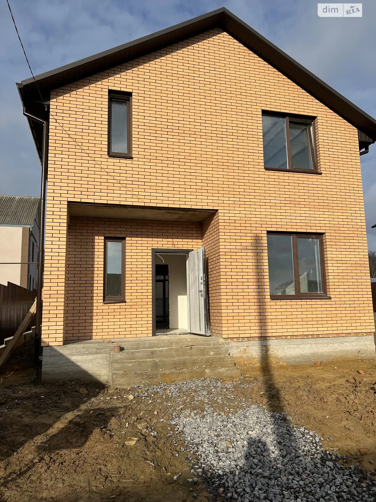 Продается дом на 2 этажа 120 кв. м с гаражом, цена: 85000 $ - фото 1