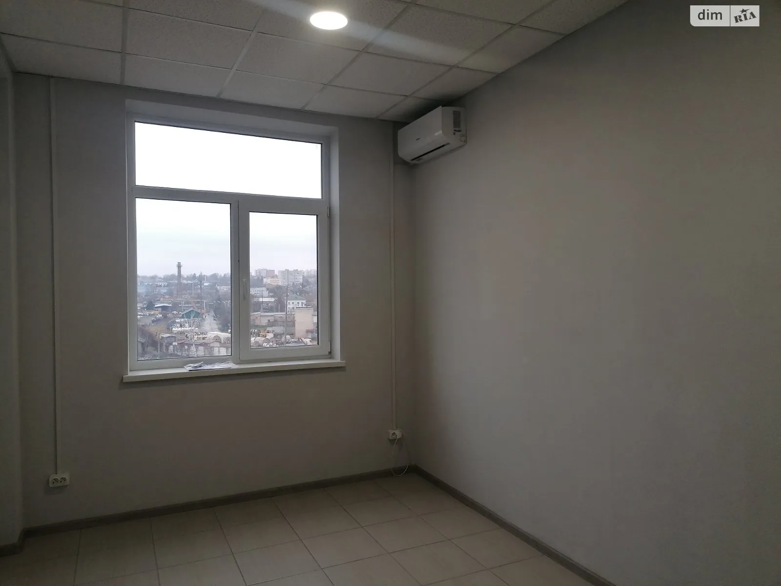 Здається в оренду офіс 15 кв. м в бізнес-центрі, цена: 4500 грн - фото 1